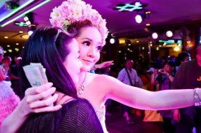 国产人妖在线观看,揭秘网络人妖文化现象